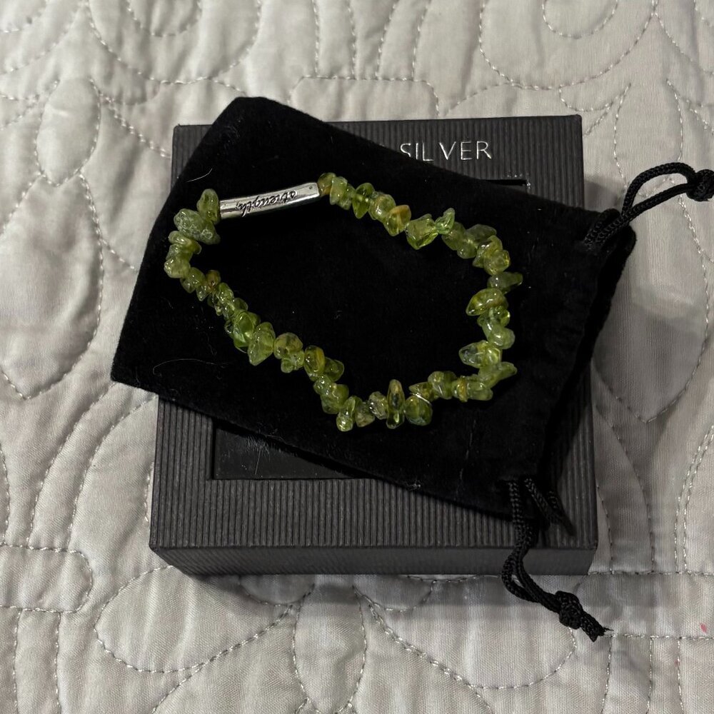Natural Peridot Freeform Chip Bead Stretchy String Sterling Silver Bracelet - Picture 4 of 6